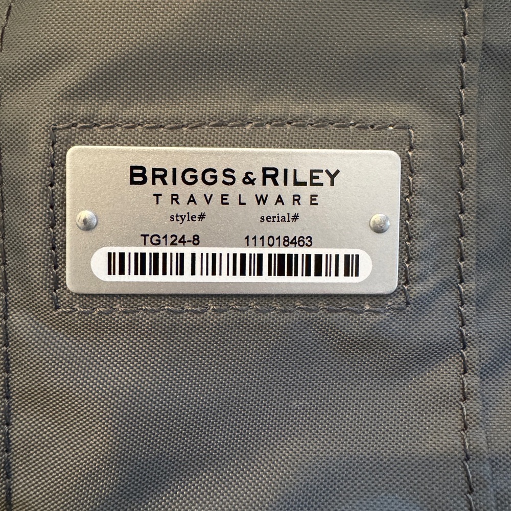 Briggs & Riley Travelware Transcend Bi-fold Garment Bag - Picture 13 of 14